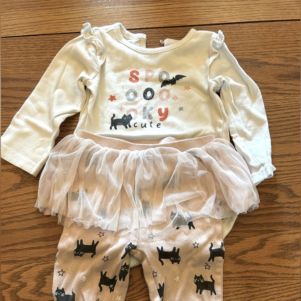 Carter’s baby Halloween 2 piece set